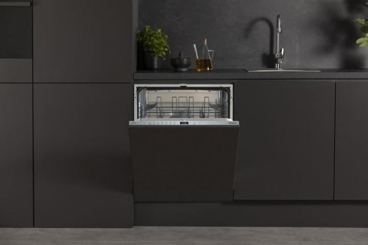 Actual product image Hisense HV642E90