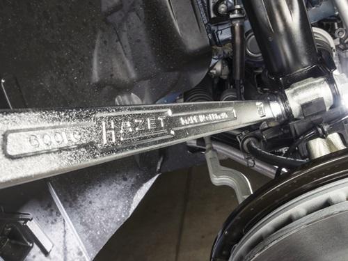 Produktbild HAZET Ring-Maulschlüssel ∙ extra lang ∙ schlanke Bauform 600LG-18 ∙ Aussen Doppel-Sechskant-Traction… (18 mm)