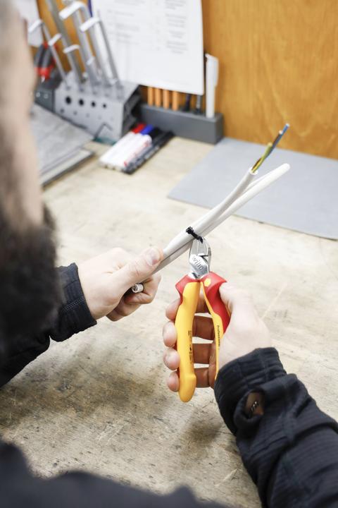 Produktbild Wiha Seitenschneider 140 mm Professional electric (140 mm)