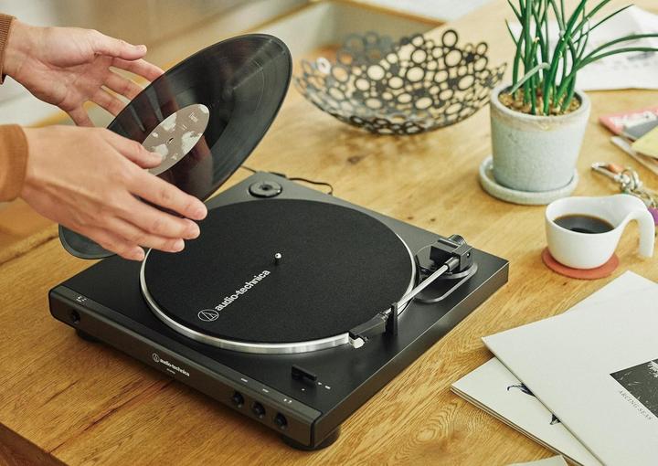 Produktbild Audio-Technica AT-LP60XBK (Vollautomatisch)