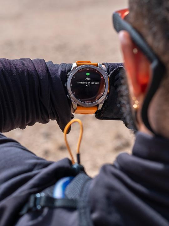 Produktbild Garmin Fenix 8 AMOLED Sapphire Titan (51 mm)