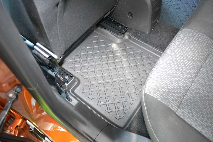 Actual product image Aristar All-weather floor mats for Opel Crossland X / Citroen C3 Aircross from 2017 to today (1 set of 4 floor mats)