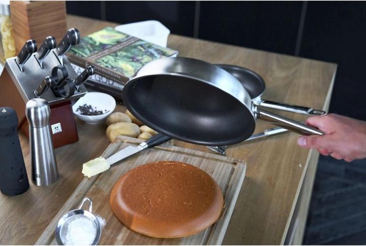 Actual product image Zwilling Pro frying pan coated, 28 cm | PTFE (28 cm, Frying pan, Stainless steel)
