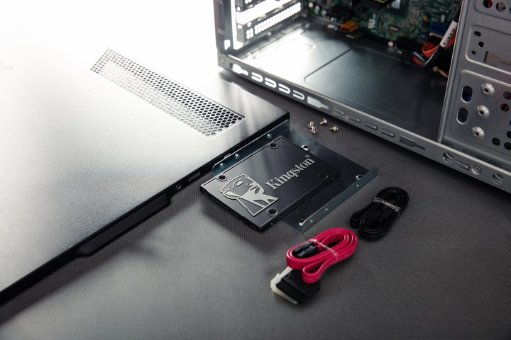 Image du produit Kingston KC600 (2048 Go, 2.5")