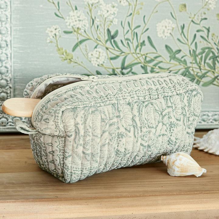 Actual product image Loberon Saône bag green/cream