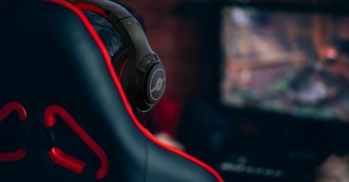 Actual product image OTL PK0904 Pokèmon Pokéball Pro Gaming Headset G4 (Cable)