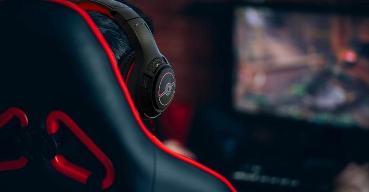 Produktbild OTL PK0904 Pokèmon Pokéball Pro Gaming Headset G4 (Kabelgebunden)