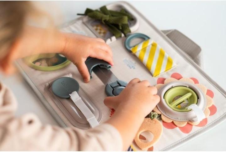 Produktbild Taf Toys Busy Board Snap 'n Learn