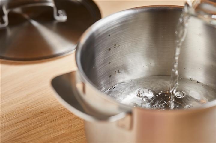 Actual product image Fiskars Casserole with lid (18 cm, Pot, Stainless steel)