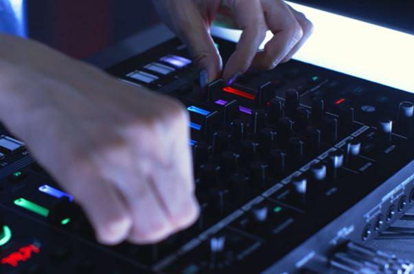 Actual product image Roland TR-8S