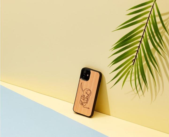 Actual product image Man&Wood case for iPhone 12 mini cat with red fish (Apple iPhone 12 mini)