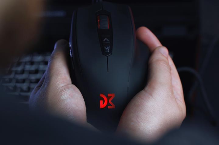 Actual product image Dream Machines DM2 Supreme (Cable)