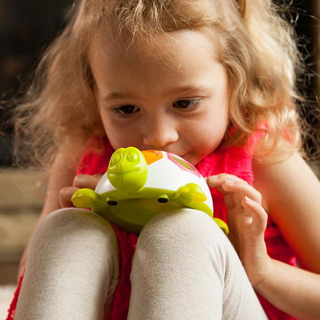 Produktbild Fat Brain Toys Pop N Slide Shelly (Englisch, 0.50 - 2 Jahre)