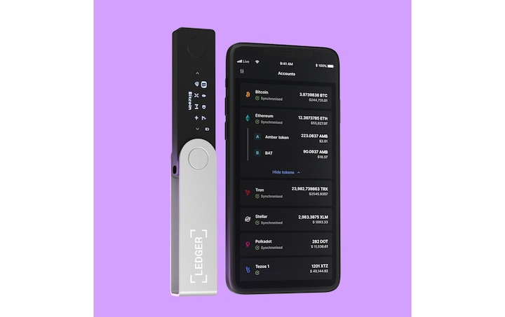 Actual product image Ledger Nano X - Onyx black (Bitcoin, Litecoin, Ubiq, Bitcoin cash, Komodo, Zcash, Ethereum Classic, Ether, Vertcoin, Stellar, Neo, Dash)