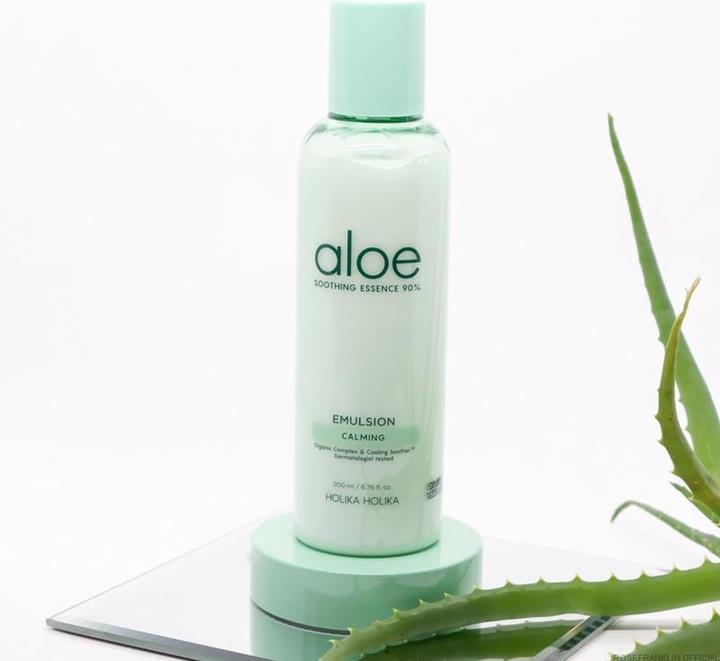 Actual product image Holika Holika Aloe Soothing Essence 90% Emulsion Moisturizing Emulsion From Aloe 200Ml (200 ml, Face toner)