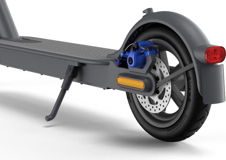 Actual product image Xiaomi Mi Scooter 3 Swiss Edition (20 km/h, 30 km, 300 W)