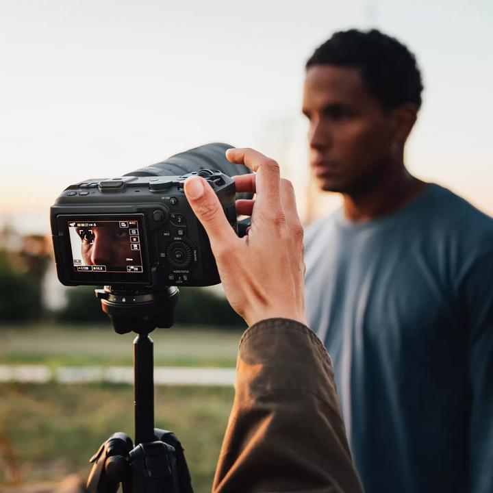 Actual product image Canon EOS R6 V Housing (32.50 Mpx, Full frame)