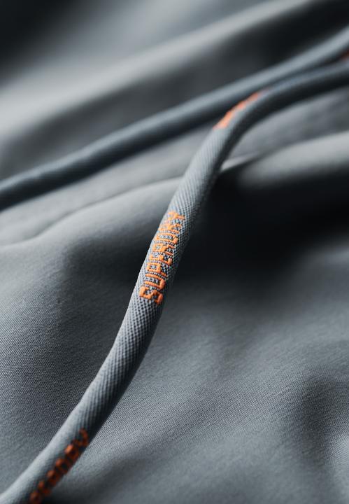 Actual product image Superdry 17" Premium Badeshorts mit Stickerei (S)