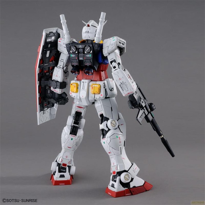 Actual product image Bandai Gundam - Unleashed RX-78-2 Perfect Grade