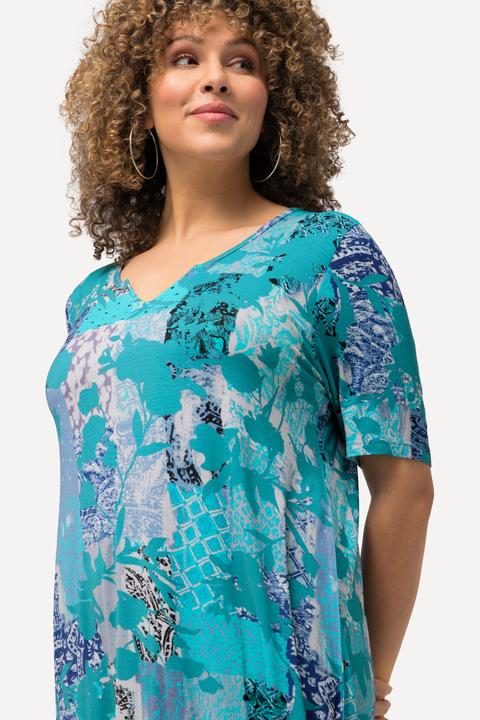 Image du produit Ulla Popken T-shirt manches courtes et col tunisien, coupe évasée. Mélange d'imprimés. (50, 52)