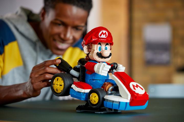 Actual product image LEGO Mario & Standard-Kart (72037, LEGO Super Mario, LEGO Rare Sets)