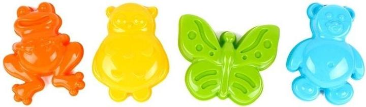 Mix of patterns and colours