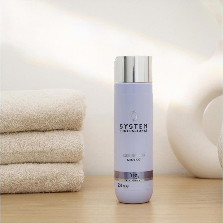 Actual product image System Professional LuxeBlond Shampoo (250 ml, Liquid shampoo)