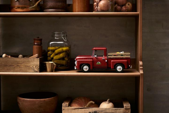 Actual product image LEGO Pickup (10290, LEGO Rare Sets, LEGO Creator Expert)