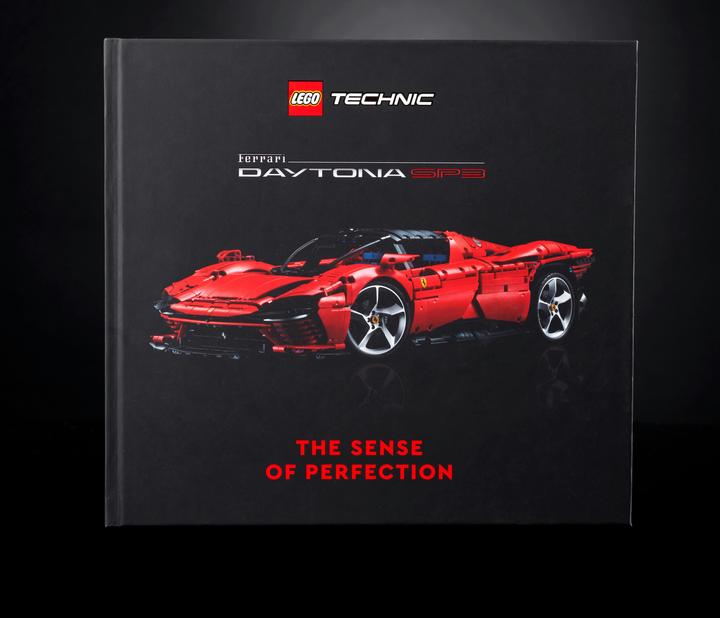 Actual product image LEGO Ferrari Daytona (42143, LEGO Technic)