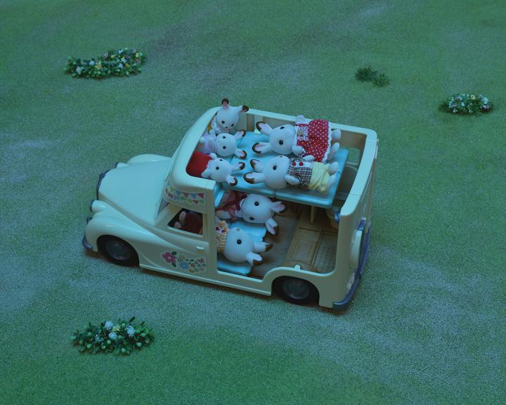 Actual product image Sylvanian Families family campervan