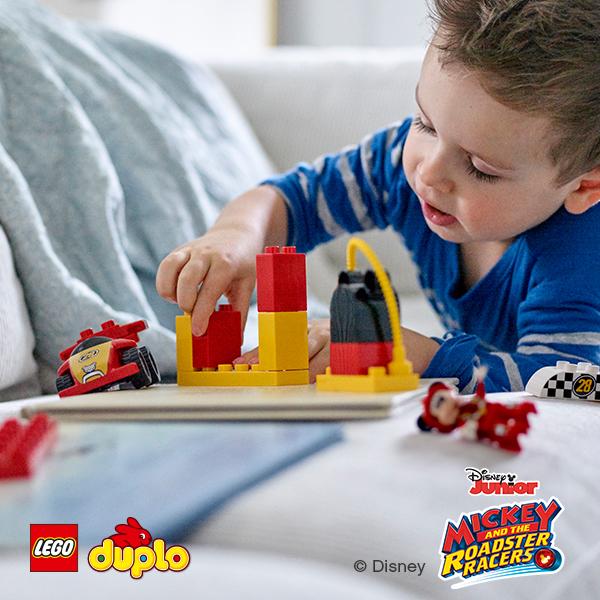 Produktbild LEGO Mickys Rennwagen (10843)