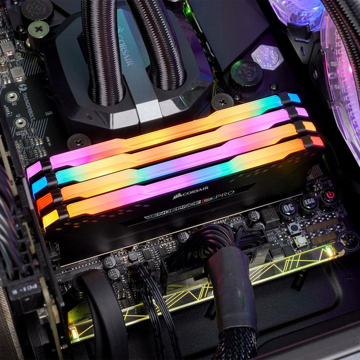 Produktbild Corsair Vengeance RGB Pro Series schwarz, DDR4-3200, CL14 - 32 GB Quad-Kit (4 x 8GB, 3200 MHz, DDR4-RAM, DIMM)