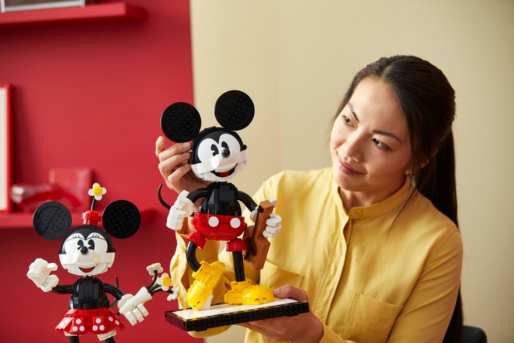 Actual product image LEGO Mickey Mouse and Minnie Mouse (43179, LEGO Disney, LEGO Rare Sets)