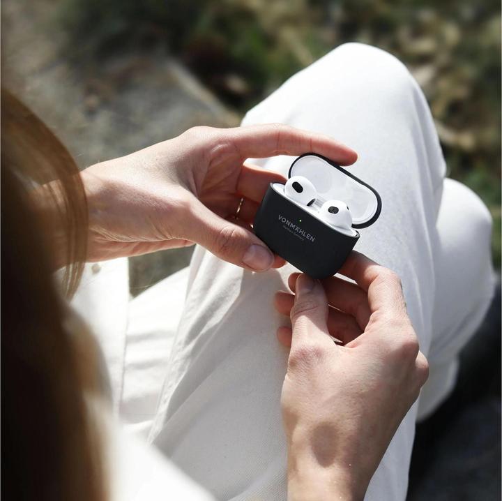 Produktbild Vonmählen Transportcase Thin AirPods 4 Schwarz (Kopfhörer Hülle)