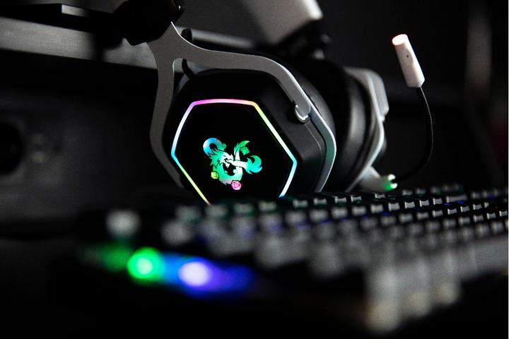 Actual product image Konix Casque Gaming 7.1 Rainbow - Dungeons & Dragons (Cable)