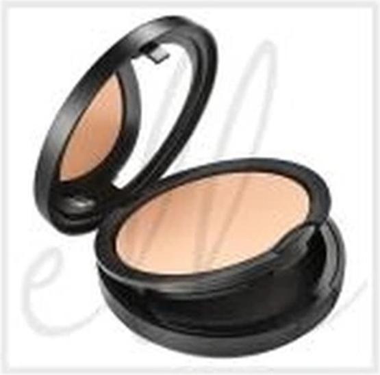 Actual product image MAC Jeans Studio Fix Powder Plus (NW5)