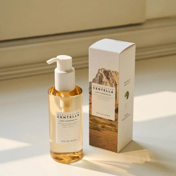 Actual product image Skin1004 Madagascar Centella Light Cleansing Oil Light Face Wash Oil 200 Ml (Cleansing oil, 200 ml)