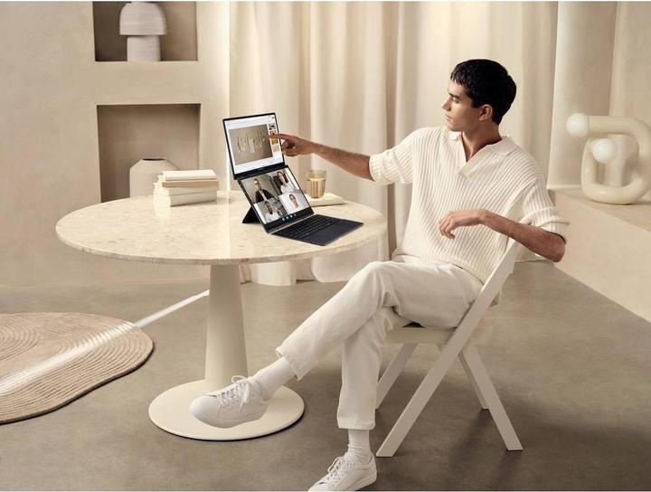 Productafbeelding ASUS Zenbook Duo (14", Intel Core Ultra 9 285H, 32 GB, 1000 GB, DE)