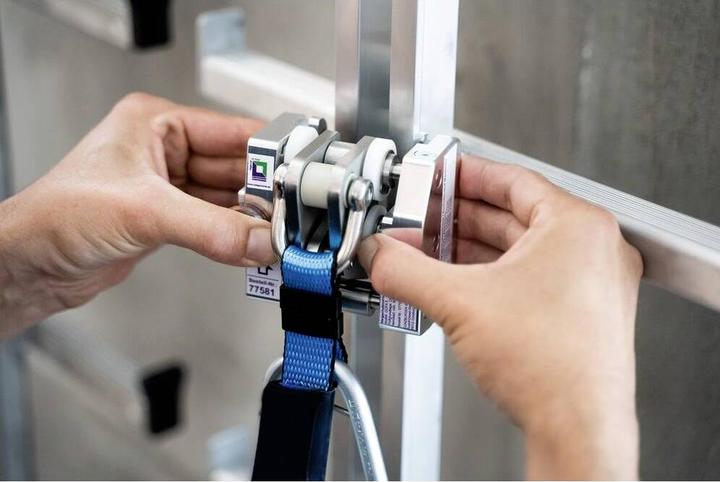 Actual product image Günzburger safety slider Güfa Flexx for fixed ladders