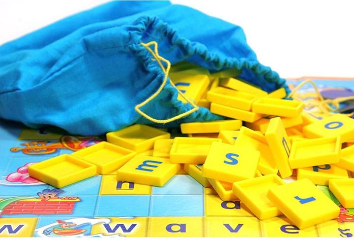 Actual product image Mattel Games Junior Scrabble (French)