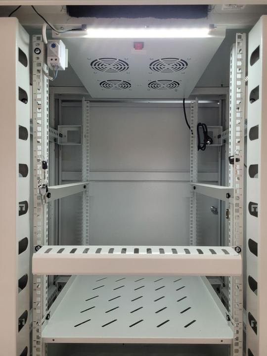 Actual product image Synergy 21 ALLNET 19" rack lighting Cabinet lighting, LED with magnetic attachment and power supply unit,