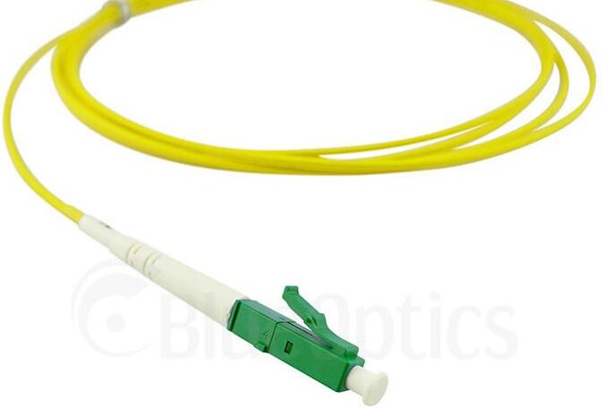 Produktbild BlueOptics Simplex LWL Patchkabel LC-UPC/LC-APC Singlemode 3 Meter