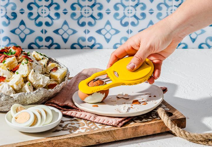 Actual product image DreamFarm Egg multifunctional tool Eggler