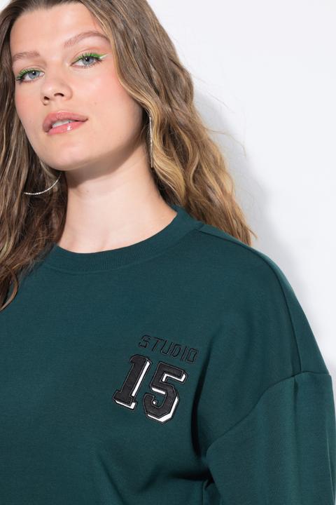 Immagine prodotto Studio Untold Abito midi di felpa dal taglio oversize con numero di raso sul retro (50, 52)