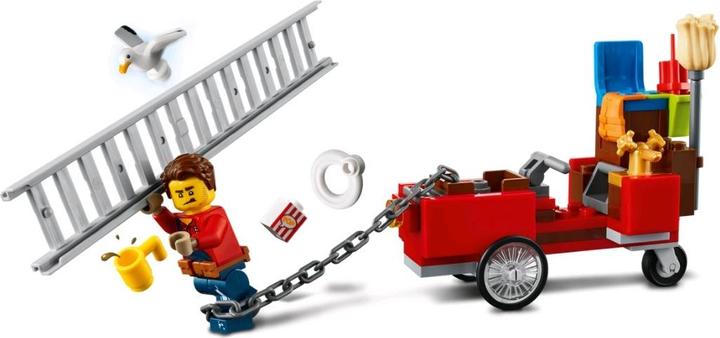 Actual product image LEGO City square (60271, LEGO City)