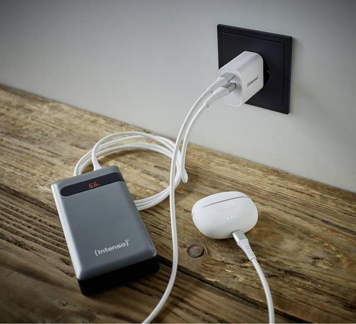 Produktbild Intenso 1x USB-A auf 1x USB-C Adapter weiss (30 W)