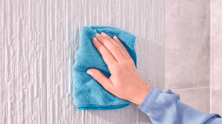 Produktbild tesa EXXCLUSIV Glasablage inkl. Klebelösung ohne Bohren
