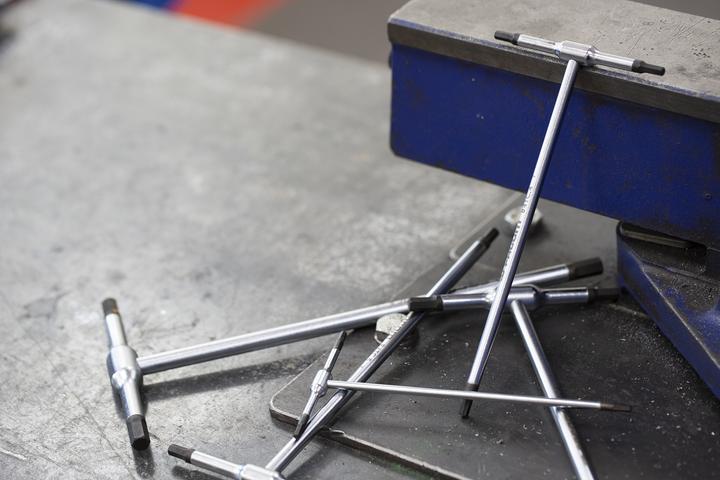 Image du produit Facom 5 clés à 6 pans avec poignée en T 38 mm