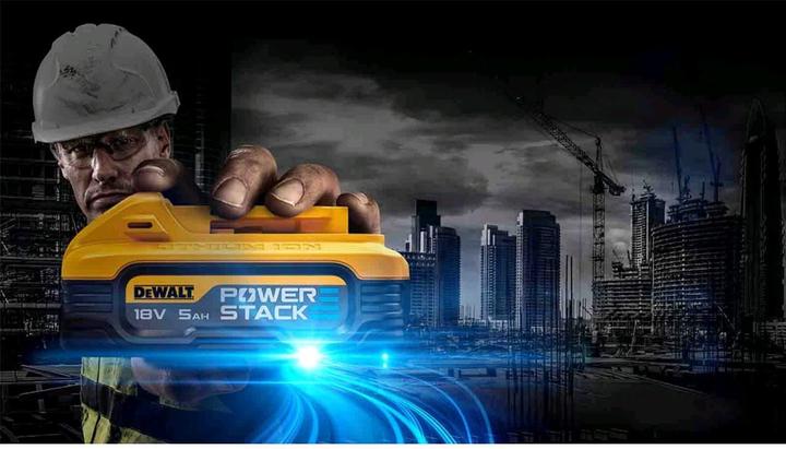 Productafbeelding DeWalt 18V Powerstack-accustarterkit / 2x 5Ah + DCB1104 (18 V)