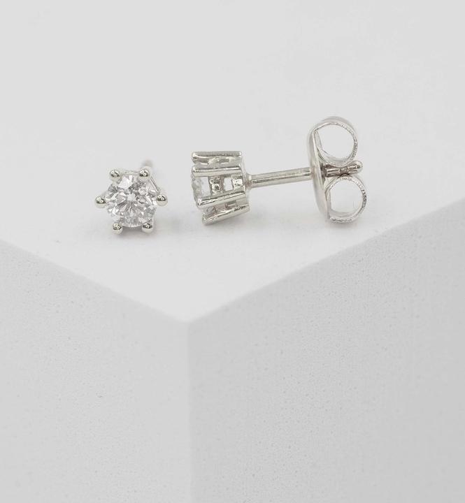 Actual product image Muau Stud earrings 6-handle setting (White gold 750)